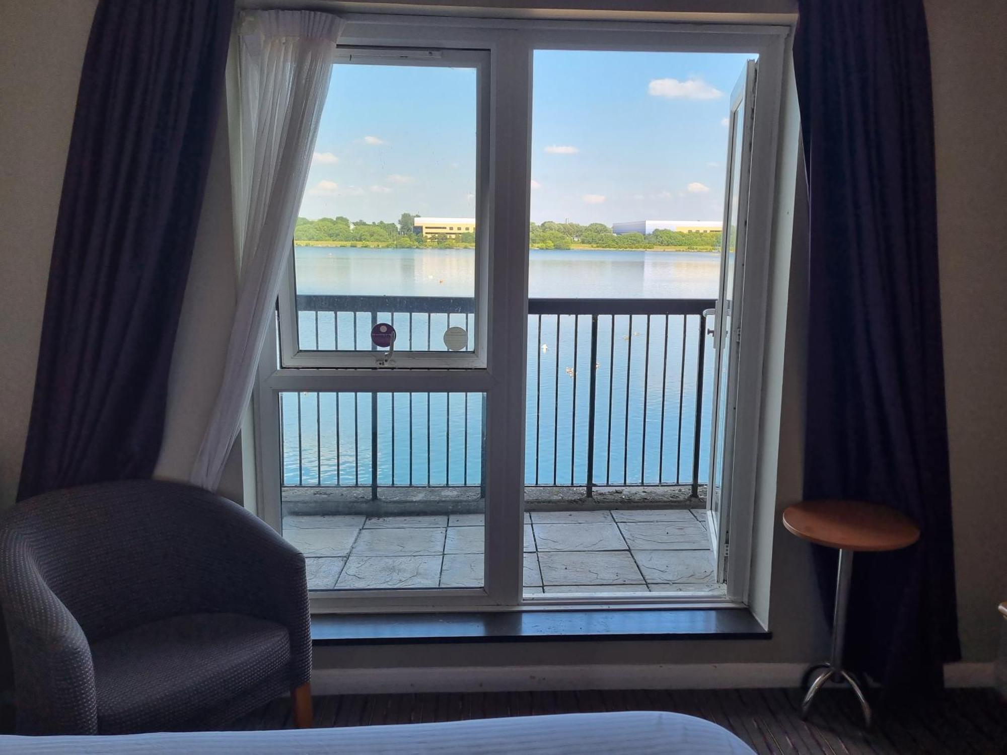 The Willen Lodge Hotel Milton Keynes Zewnętrze zdjęcie