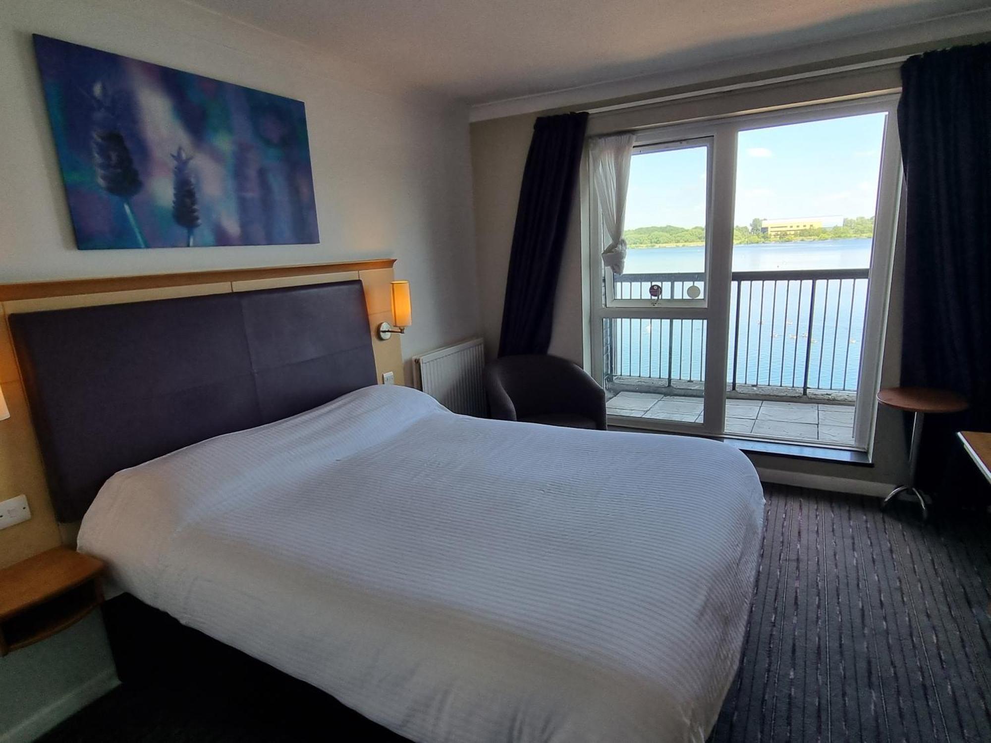 The Willen Lodge Hotel Milton Keynes Zewnętrze zdjęcie